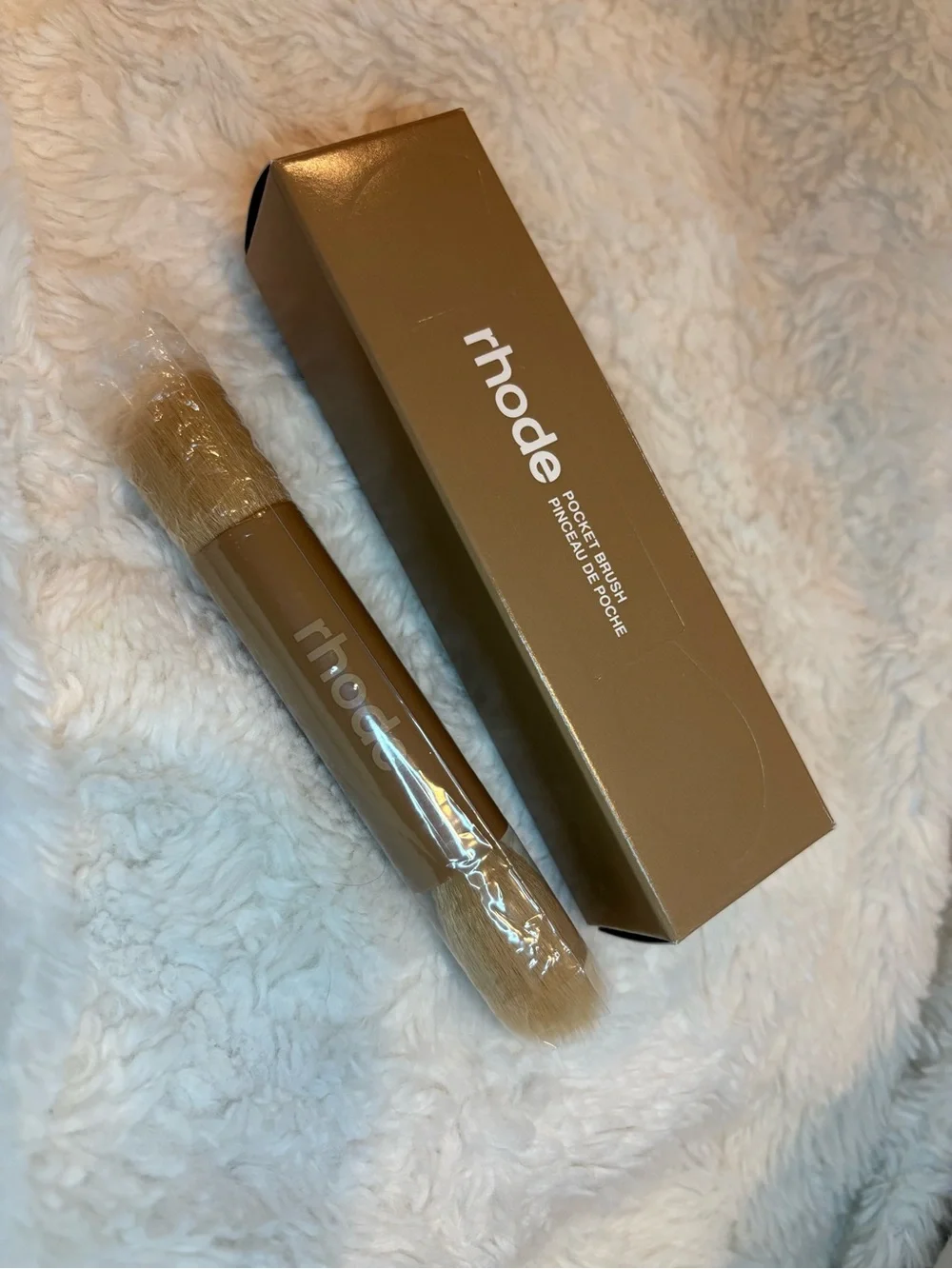 RHODE Pocket Brush